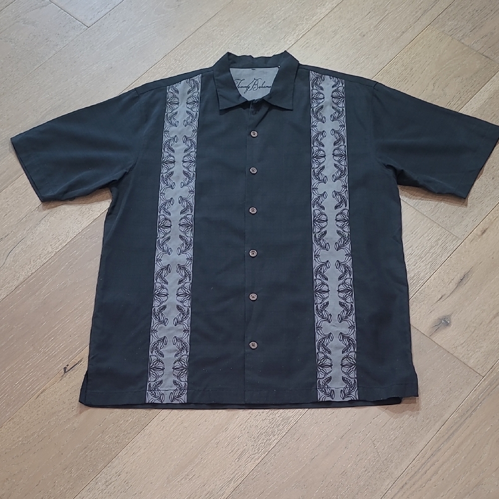 Tommy Bahama Hawaiian Shirt Men's sz M Black/White Embroidered Floral Stripe